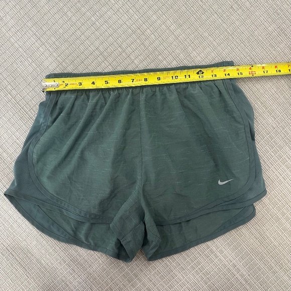 Nike heather green, athletic dry-fit, lined shorts, size Large - Picture 3 of 4